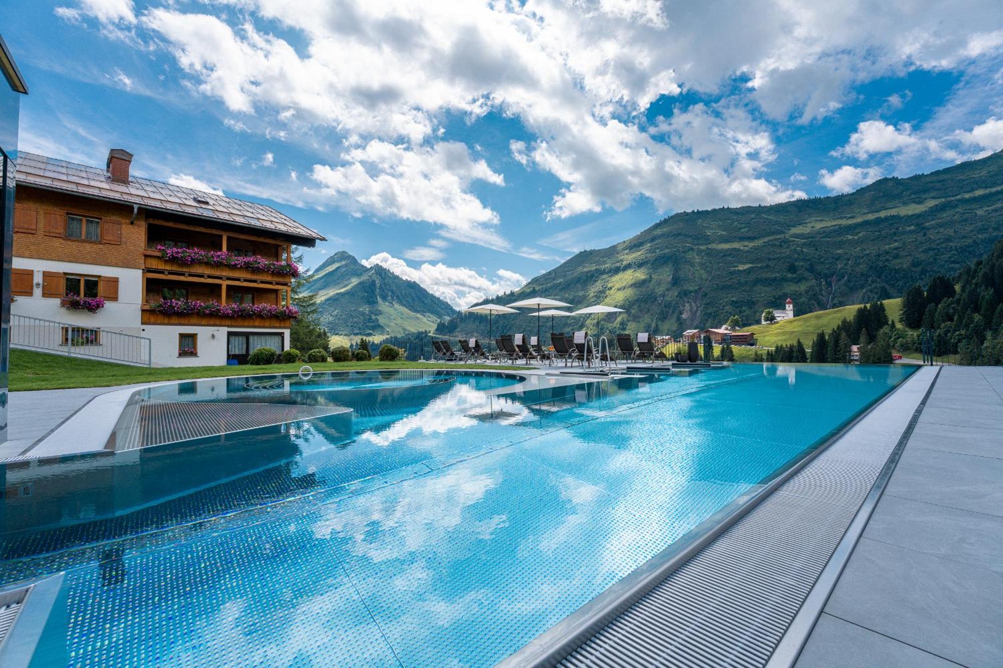 Hotel Alpenblume Дамульс Экстерьер фото