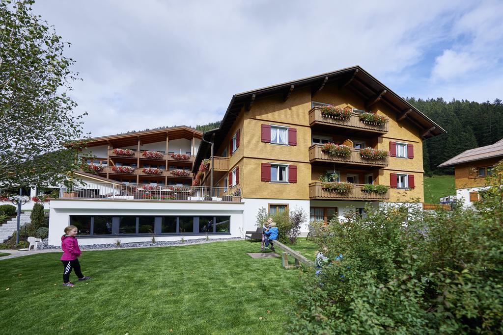 Hotel Alpenblume Дамульс Экстерьер фото